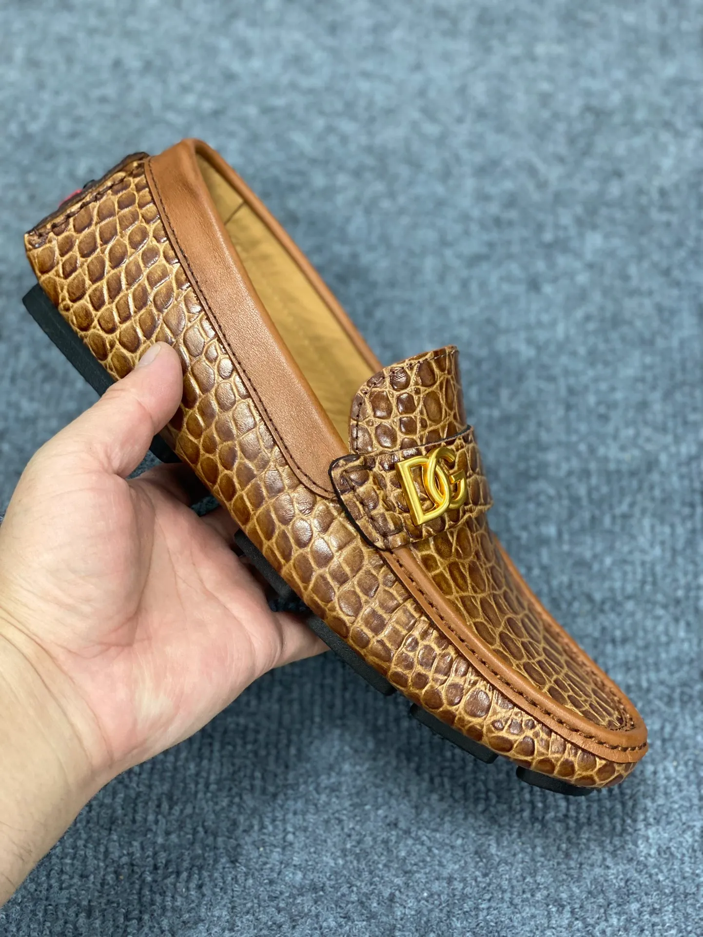 Men's Men's Shoes Men's Men's Shoes 💰700 new style "DG Duban Spring New Casual Driving Shoes" latest hot style, top brand luxury ~ purchasing agency, top quality ~.  The upper is made of imported original cowhide with fine workmanship. The original stylish and stylish soft rubber wear-resistant and non-slip outsole is light and comfortable on the feet. The real thing looks better in real life, 38-45